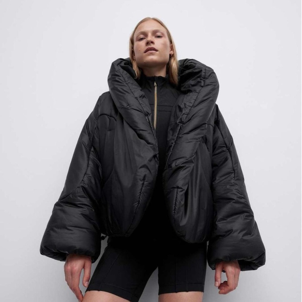 lululemon RARE Black Puffer Jacket Size 8